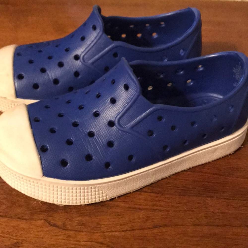 Old navy water shoes